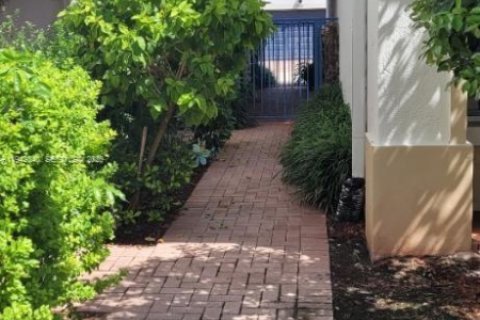 Touwnhouse à louer à Miramar, Floride: 3 chambres, 185.8 m2 № 2000979 - photo 3