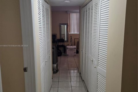 Copropriété à vendre à Miami, Floride: 2 chambres, 100.98 m2 № 1896510 - photo 16