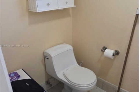 Copropriété à vendre à Miami, Floride: 2 chambres, 100.98 m2 № 1896510 - photo 17