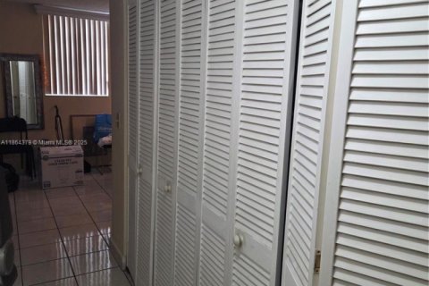 Copropriété à vendre à Miami, Floride: 2 chambres, 100.98 m2 № 1896510 - photo 11