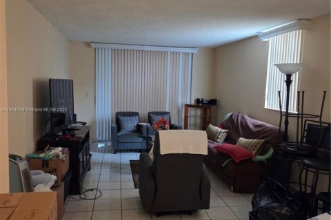 Copropriété à vendre à Miami, Floride: 2 chambres, 100.98 m2 № 1896510 - photo 4