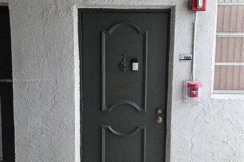 Copropriété à vendre à Miami, Floride: 2 chambres, 100.98 m2 № 1896510 - photo 27
