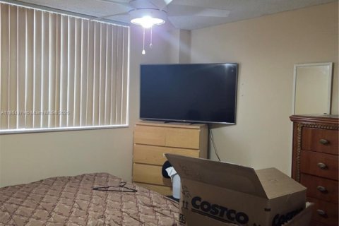 Copropriété à vendre à Miami, Floride: 2 chambres, 100.98 m2 № 1896510 - photo 14