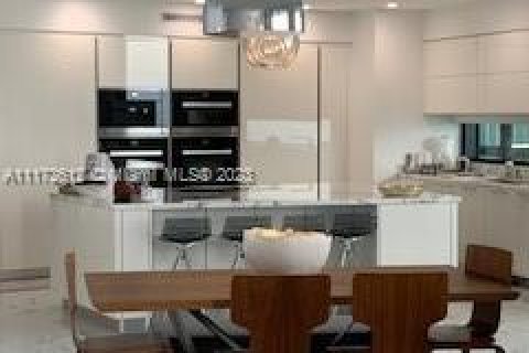 Condo in Sunny Isles Beach, Florida, 4 bedrooms  № 1860228 - photo 28