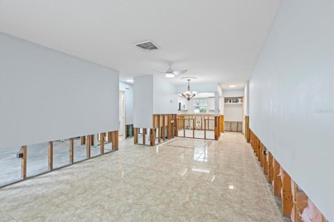 House in Bradenton, Florida 2 bedrooms, 70.51 sq.m. № 1794957 - photo 6
