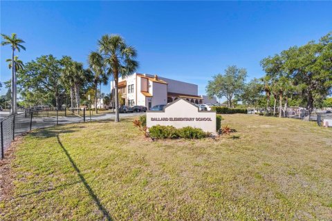 House in Bradenton, Florida 2 bedrooms, 70.51 sq.m. № 1794957 - photo 29