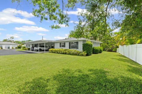 House in Bradenton, Florida 2 bedrooms, 70.51 sq.m. № 1794957 - photo 1