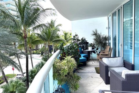 Condo in Miami Beach, Florida, 2 bedrooms  № 2052898 - photo 2