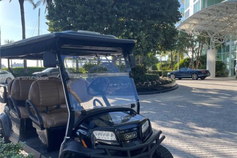 Condo in Miami Beach, Florida, 2 bedrooms  № 2052898 - photo 11