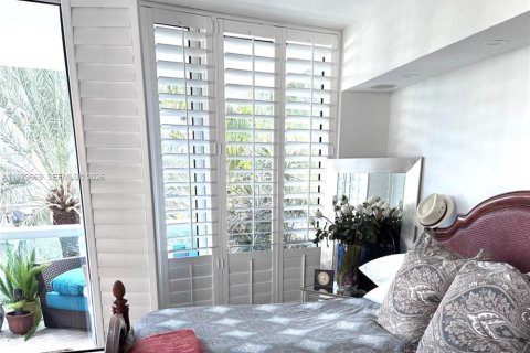 Condo in Miami Beach, Florida, 2 bedrooms  № 2052898 - photo 5