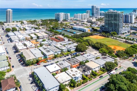 Commercial property in Miami Beach, Florida 344.39 sq.m. № 1938839 - photo 25