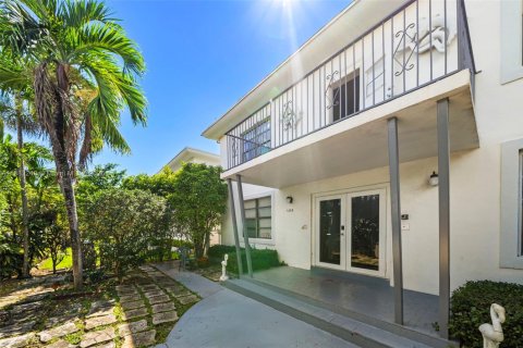 Propiedad comercial en venta en Miami Beach, Florida, 344.39 m2 № 1938839 - foto 2