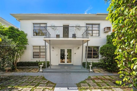 Propiedad comercial en venta en Miami Beach, Florida, 344.39 m2 № 1938839 - foto 1