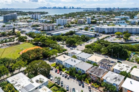 Commercial property in Miami Beach, Florida 344.39 sq.m. № 1938839 - photo 18