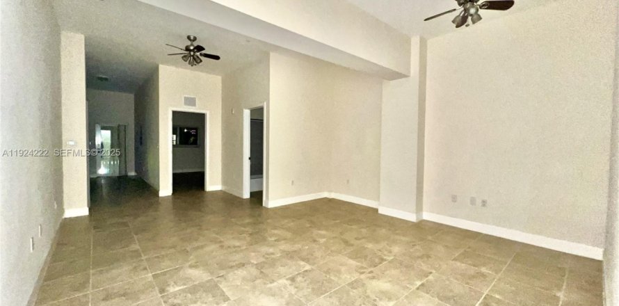 Apartment in Miami, Florida 1 bedroom, 65.03 sq.m. № 1983467