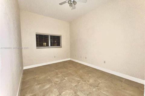 Apartment in Miami, Florida 1 bedroom, 65.03 sq.m. № 1983467 - photo 4