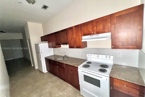 Apartment in Miami, Florida 1 bedroom, 65.03 sq.m. № 1983467 - photo 6