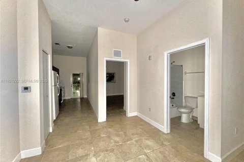 Apartment in Miami, Florida 1 bedroom, 65.03 sq.m. № 1983467 - photo 2