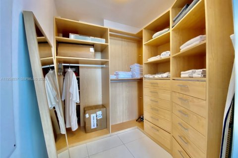 Copropriété à louer à Sunny Isles Beach, Floride: 2 chambres, 135.92 m2 № 2019657 - photo 23