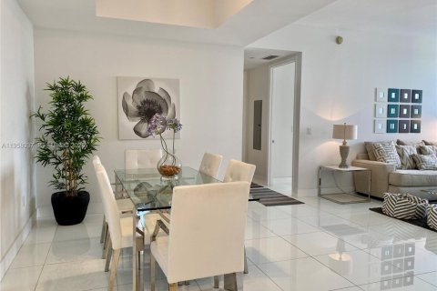 Copropriété à louer à Sunny Isles Beach, Floride: 2 chambres, 135.92 m2 № 2019657 - photo 5