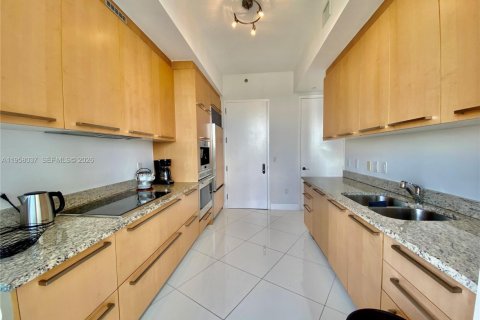 Copropriété à louer à Sunny Isles Beach, Floride: 2 chambres, 135.92 m2 № 2019657 - photo 13