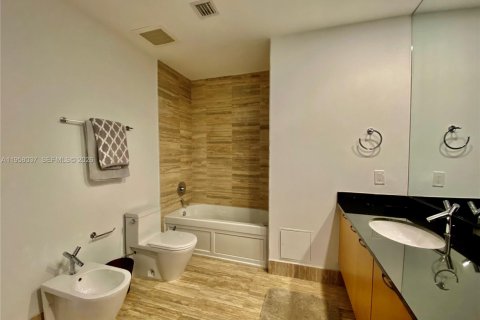 Copropriété à louer à Sunny Isles Beach, Floride: 2 chambres, 135.92 m2 № 2019657 - photo 21