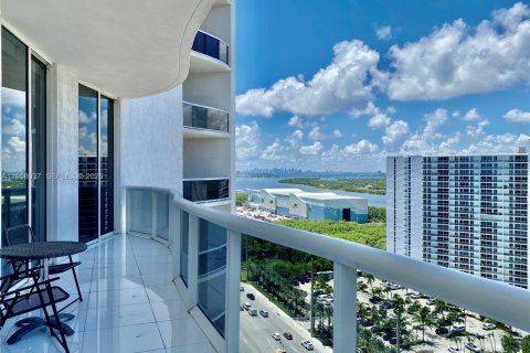 Copropriété à louer à Sunny Isles Beach, Floride: 2 chambres, 135.92 m2 № 2019657 - photo 3