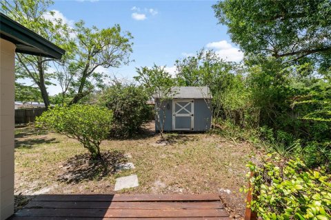 House in Tampa, Florida 4 bedrooms, 111.48 sq.m. № 2150773 - photo 24