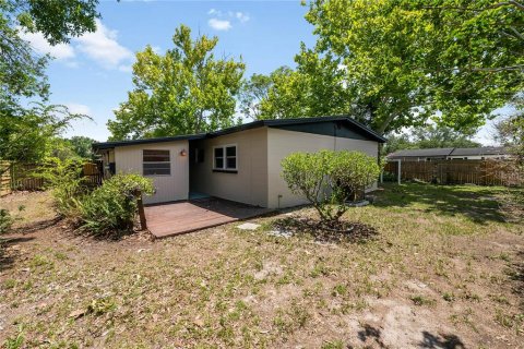 House in Tampa, Florida 4 bedrooms, 111.48 sq.m. № 2150773 - photo 22
