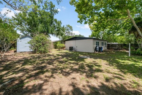 House in Tampa, Florida 4 bedrooms, 111.48 sq.m. № 2150773 - photo 26