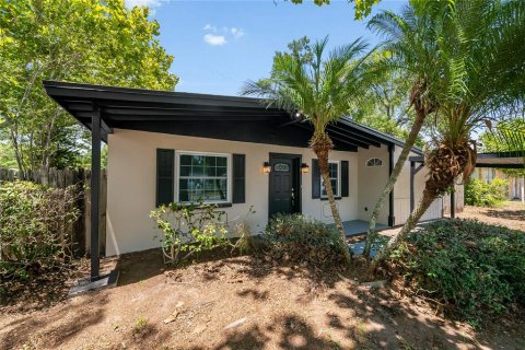 House in Tampa, Florida 4 bedrooms, 111.48 sq.m. № 2150773 - photo 3