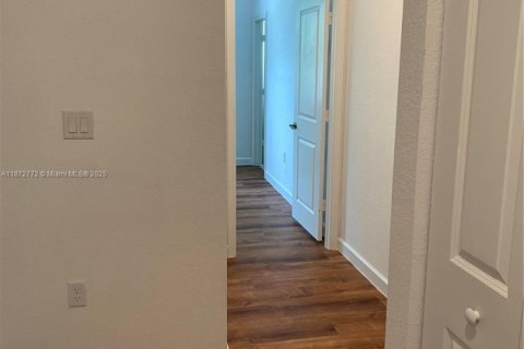 Touwnhouse à louer à Homestead, Floride: 3 chambres, 154.96 m2 № 1923096 - photo 6