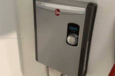 Touwnhouse à louer à Homestead, Floride: 3 chambres, 154.96 m2 № 1923096 - photo 18