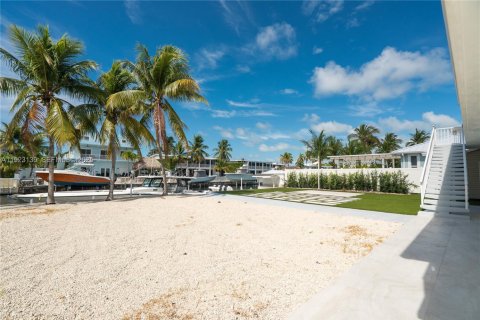 Купить виллу или дом в Ки-Ларго, Флорида 5 спален, 18.95м2, № 1976823 - фото 27