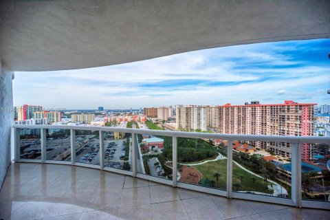 Condo in Sunny Isles Beach, Florida, 2 bedrooms  № 2046798 - photo 28