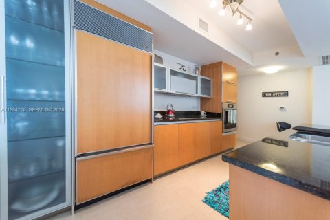 Condo in Sunny Isles Beach, Florida, 2 bedrooms  № 2046798 - photo 7