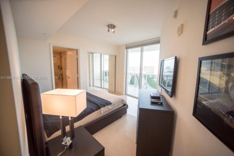 Condo in Sunny Isles Beach, Florida, 2 bedrooms  № 2046798 - photo 14
