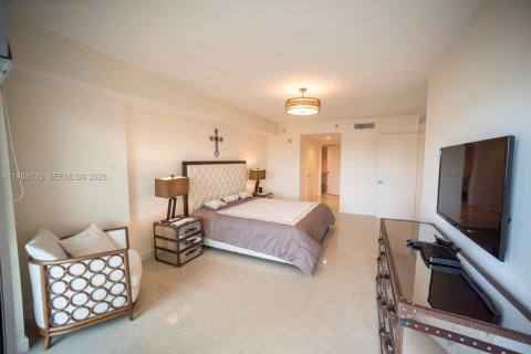Condo in Sunny Isles Beach, Florida, 2 bedrooms  № 2046798 - photo 21