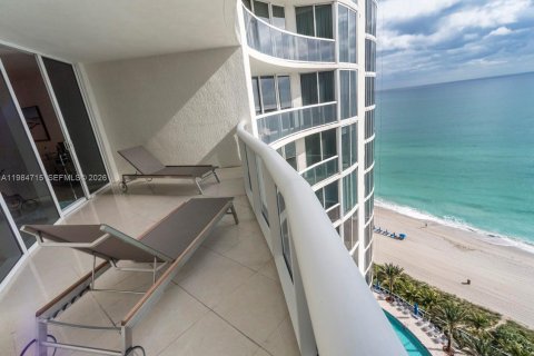 Condo in Sunny Isles Beach, Florida, 2 bedrooms  № 2046798