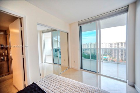 Condo in Sunny Isles Beach, Florida, 2 bedrooms  № 2046798 - photo 15