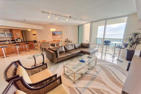 Condo in Sunny Isles Beach, Florida, 2 bedrooms  № 2046798 - photo 2