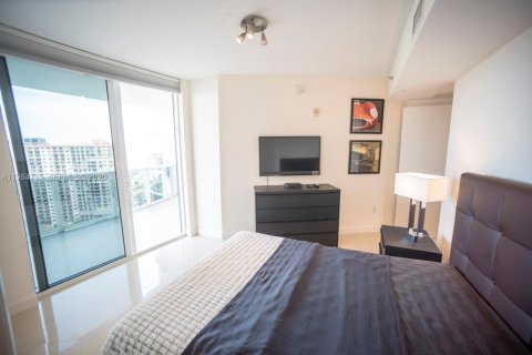 Condo in Sunny Isles Beach, Florida, 2 bedrooms  № 2046798 - photo 16
