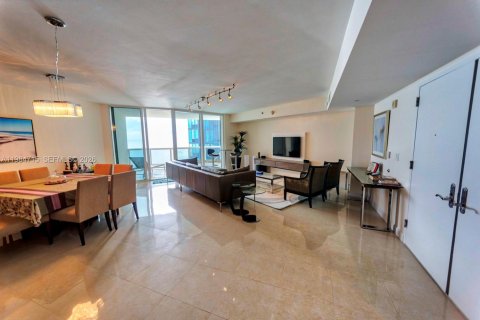 Condo in Sunny Isles Beach, Florida, 2 bedrooms  № 2046798 - photo 5