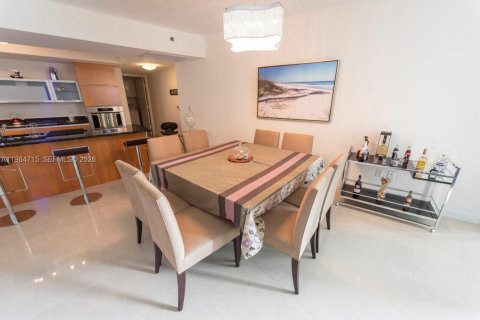 Condo in Sunny Isles Beach, Florida, 2 bedrooms  № 2046798 - photo 6