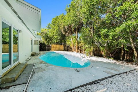 House in Temple Terrace, Florida 4 bedrooms, 177.44 sq.m. № 1805813 - photo 23