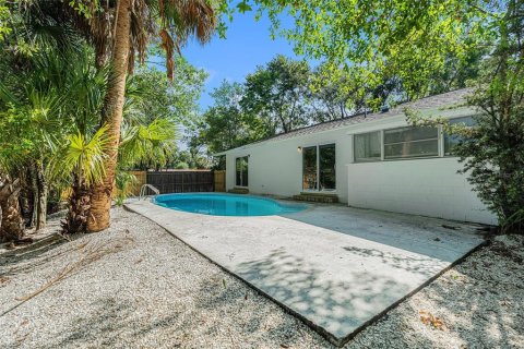 House in Temple Terrace, Florida 4 bedrooms, 177.44 sq.m. № 1805813 - photo 25