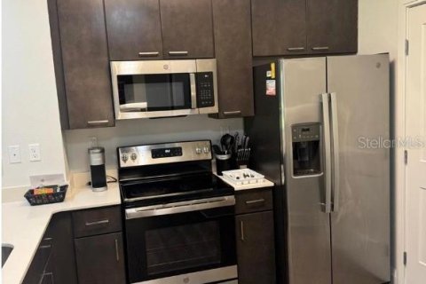 Appartement à louer à Winter Garden, Floride: 2 chambres, 133.22 m2 № 2384011 - photo 2