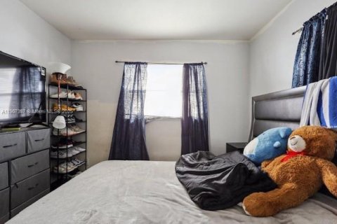 Commercial property in Pompano Beach, Florida 206.15 sq.m. № 2019482 - photo 10