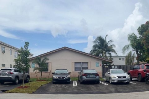 Commercial property in Pompano Beach, Florida 206.15 sq.m. № 2019482 - photo 17