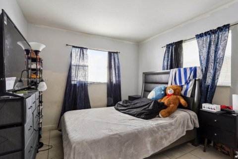 Commercial property in Pompano Beach, Florida 206.15 sq.m. № 2019482 - photo 11